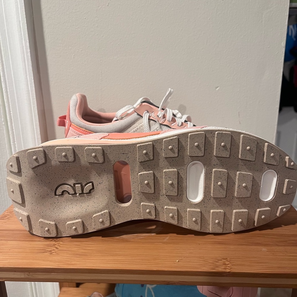 Women’s air maxes